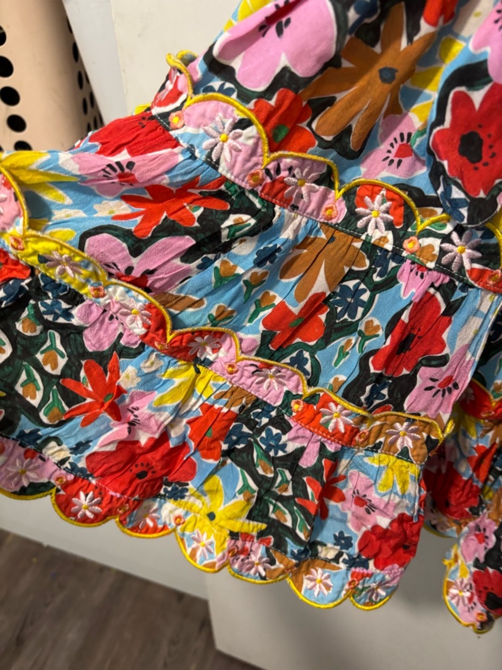 Celia B Aila Floral Wrap Dress Ruffled Tiered Scalloped Puff Sleeve Size M - Picture 6 of 10
